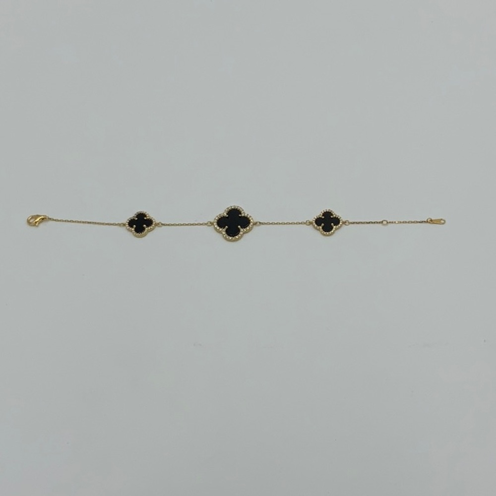Onyx Clover Bracelet - Picture 10 of 12
